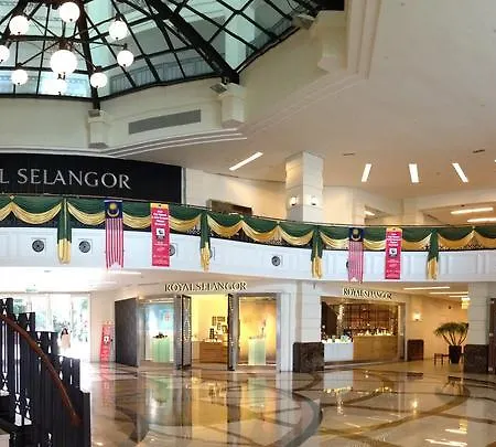 Island Plaza 118 Luxury Suites